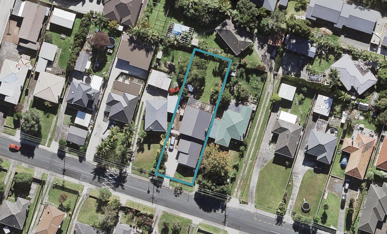 31 Strid Road, Te Atatu South, Auckland - Carousel 1