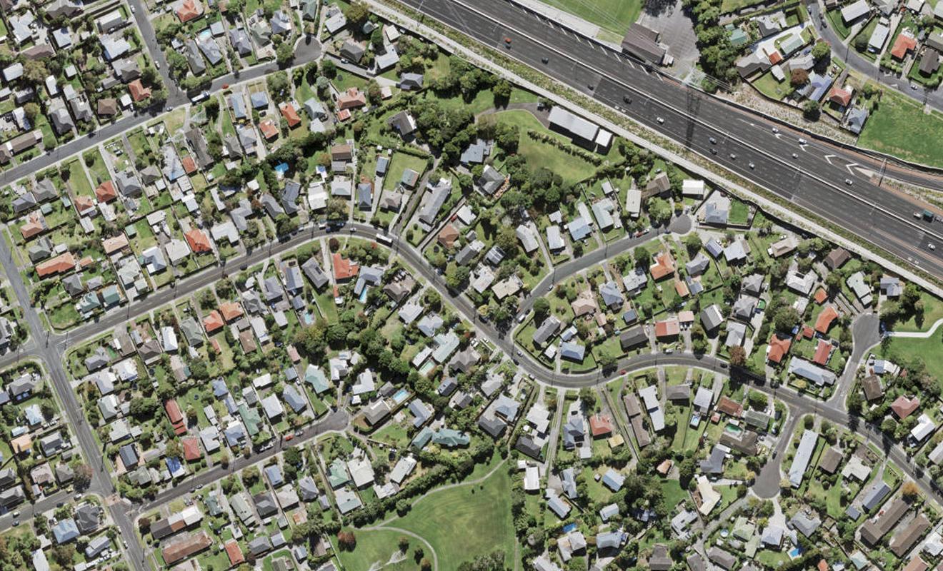 38 Royal View Road, Te Atatu South, Auckland - Carousel 1