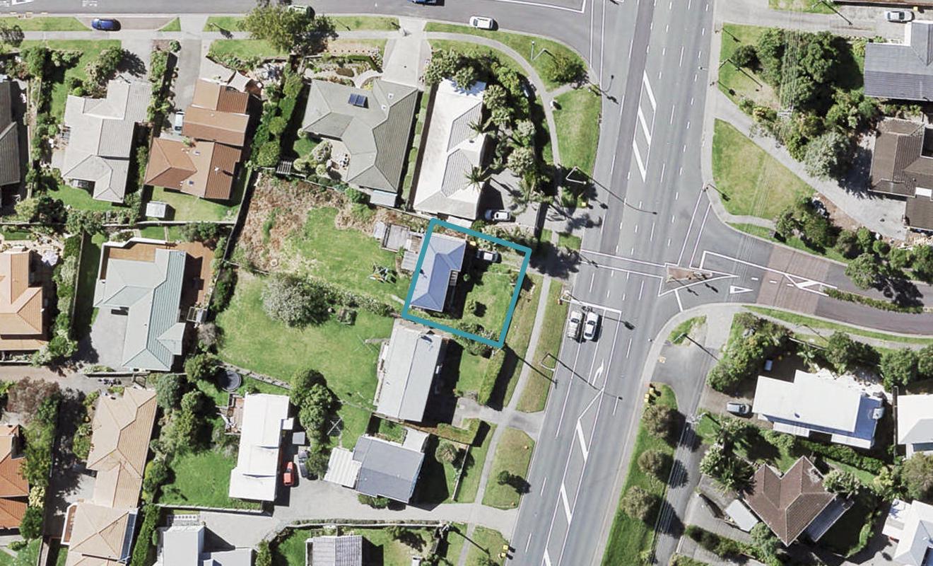 812 East Coast Road, Oteha, Auckland - Carousel 1