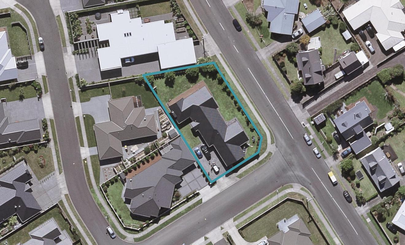 2 Honeyfield Drive, Whalers Gate, New Plymouth - Carousel 1