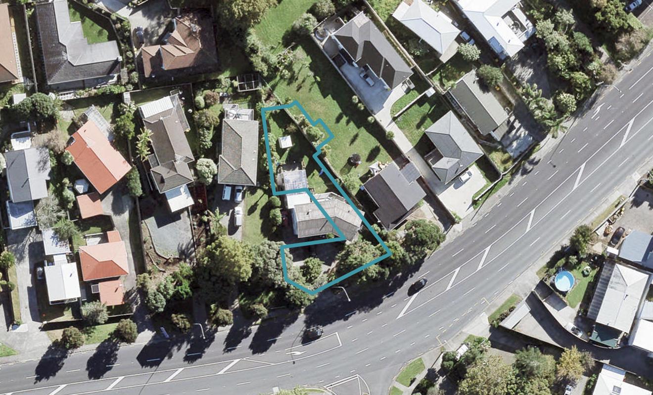 1/13 Oteha Valley Road, Northcross, Auckland - Carousel 1