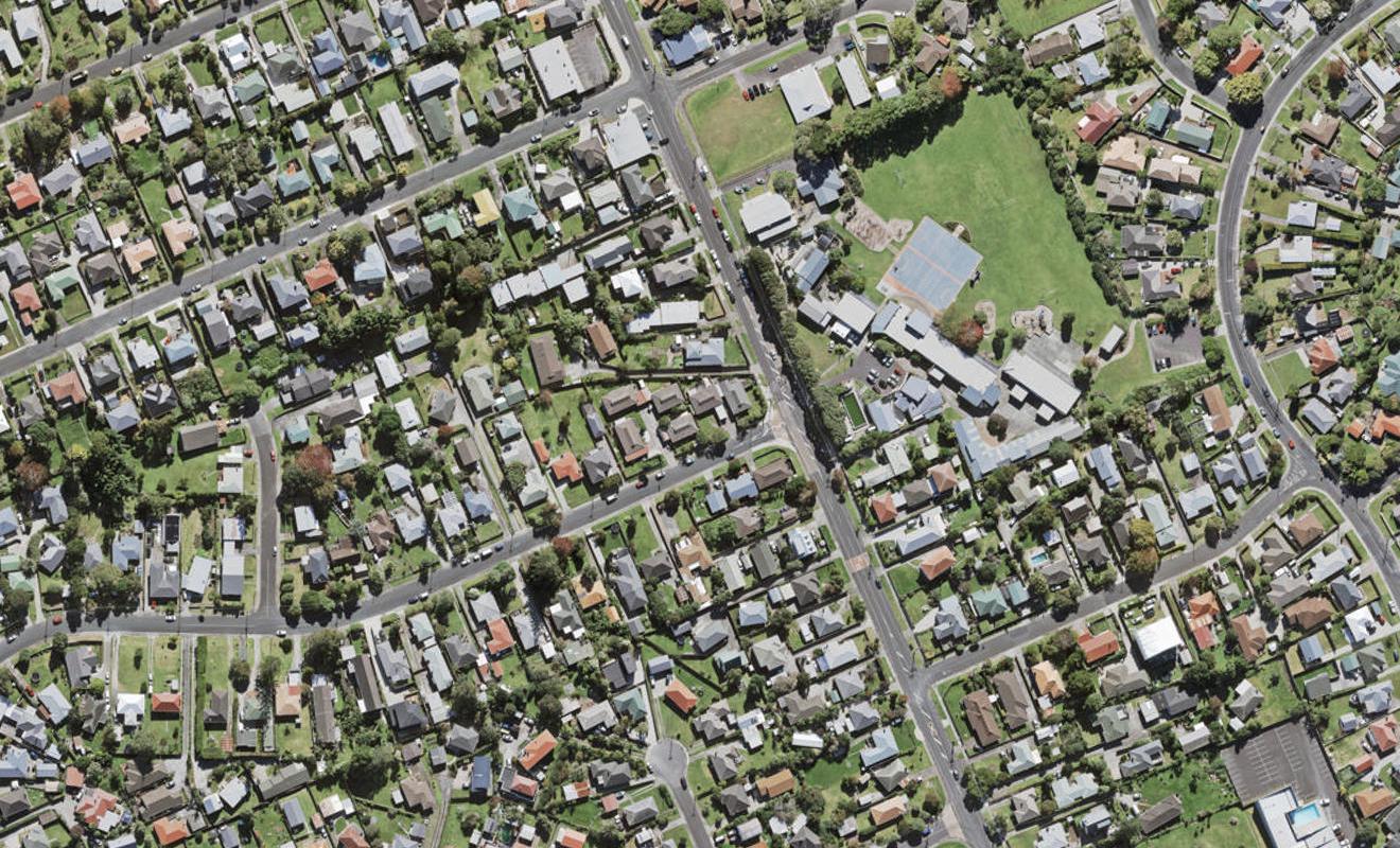 5/1A Amberley Avenue, Te Atatu South, Auckland - Carousel 1