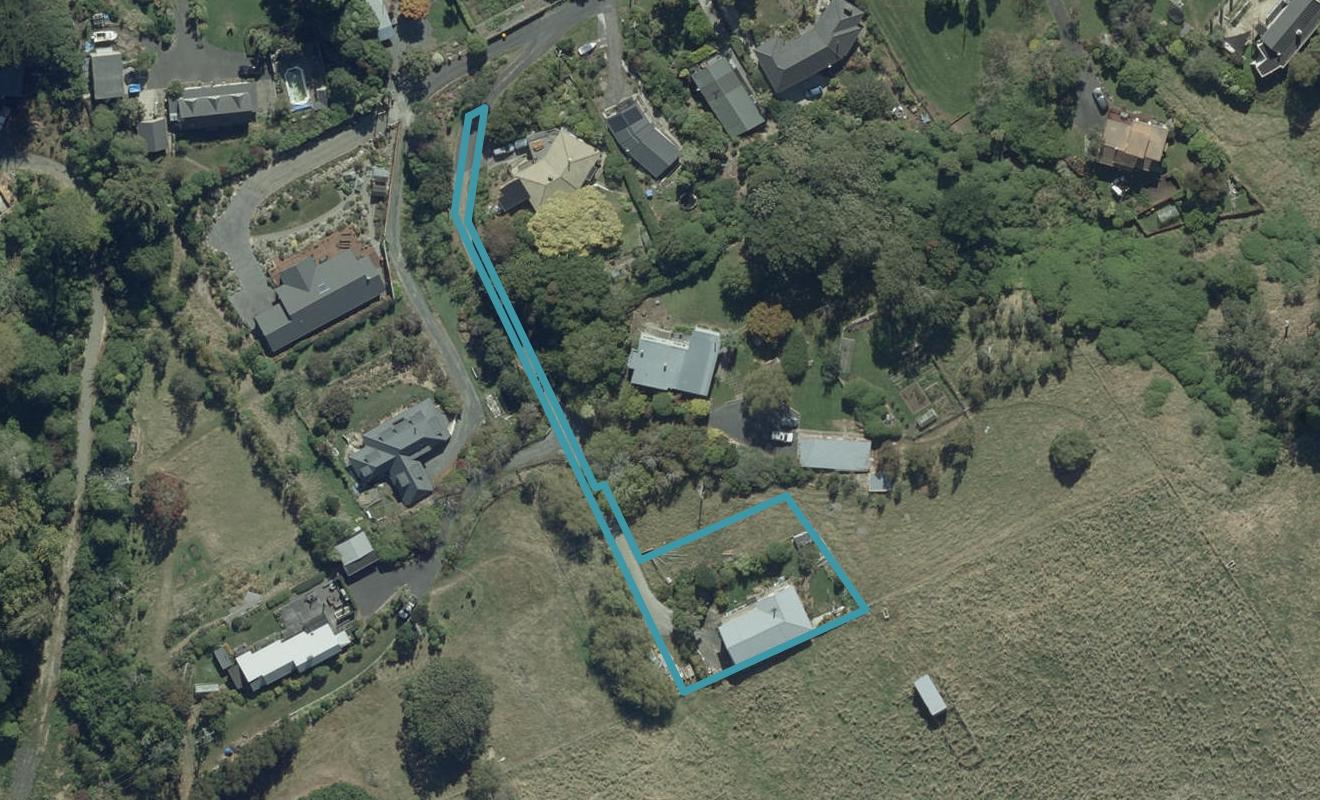 18 Barling Street, Macandrew Bay, Dunedin - Carousel 1