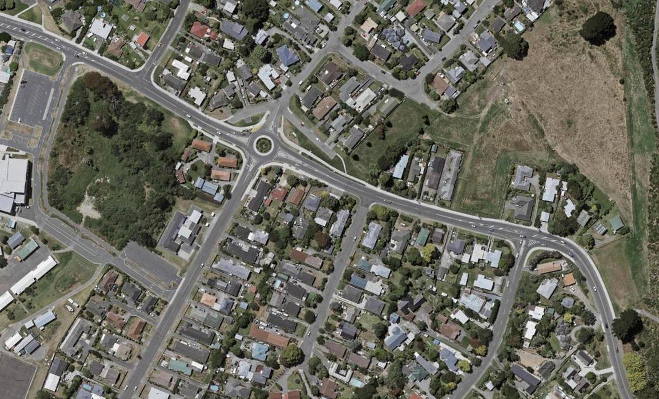 52 Raumati Road, Raumati Beach, Paraparaumu - Carousel 1