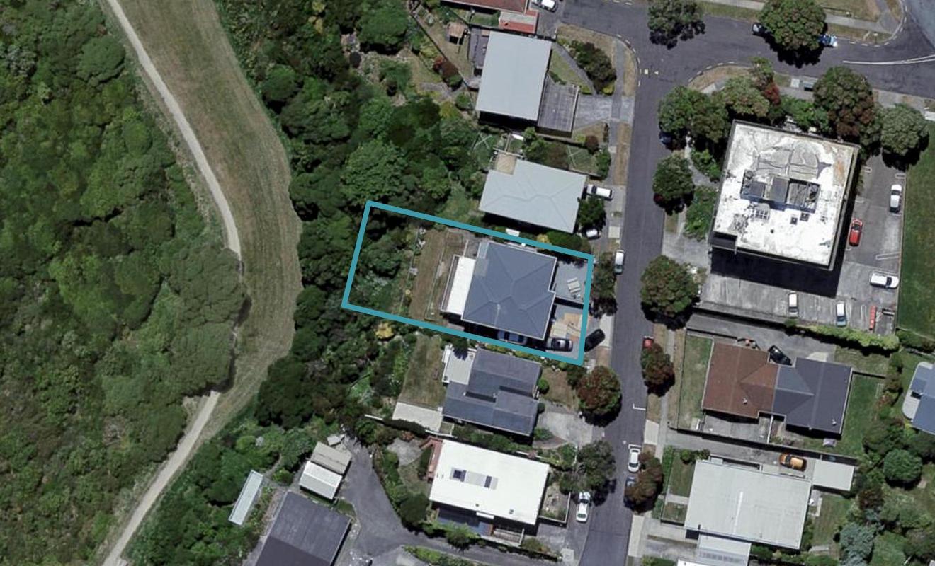 18 Duchess Place, Maupuia, Wellington - Carousel 1