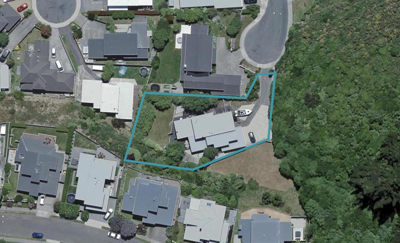 8 Handly Grove, Churton Park, Wellington - Carousel 1