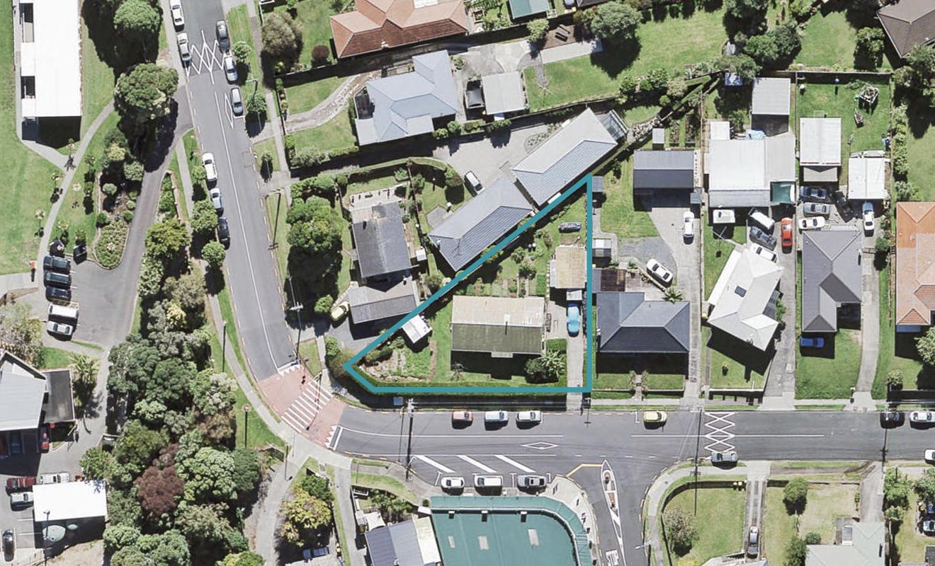 2 Sheridan Drive, New Lynn, Auckland - Carousel 1