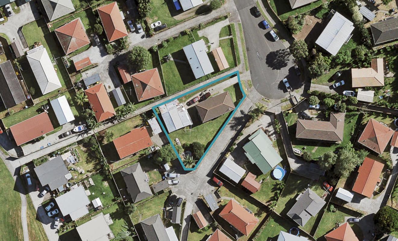 43 Dungarvon Place, Clendon Park, Auckland - Carousel 1