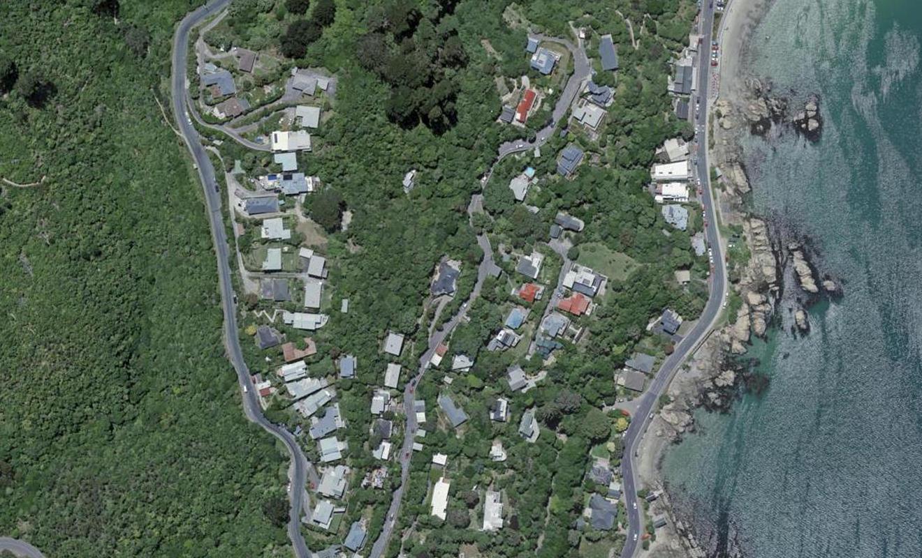 29 Fortification Road, Karaka Bays, Wellington - Carousel 1