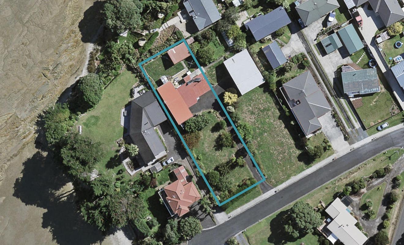 8 Channel View Road, Pukekohe - Carousel 1
