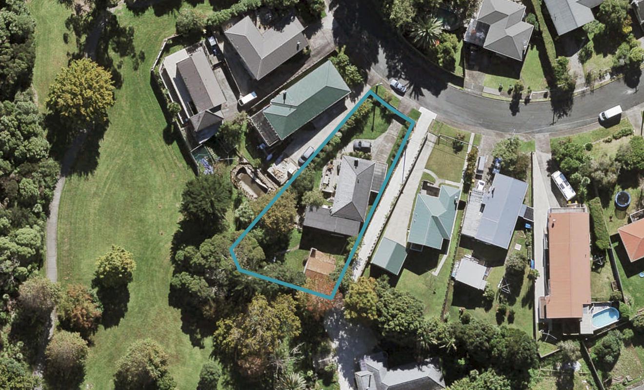 32 Sherwood Avenue, Te Atatu South, Auckland - Carousel 1