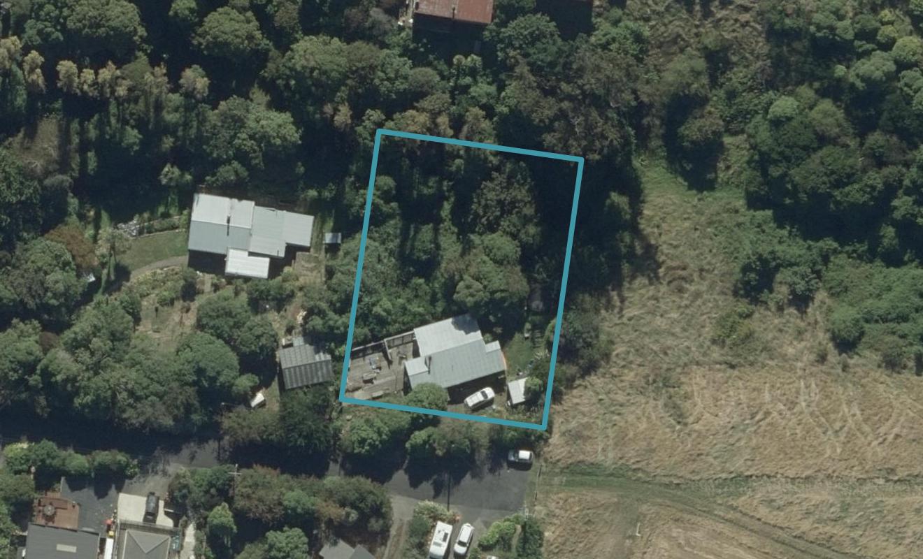 43 Porterfield Street, Macandrew Bay, Dunedin - Carousel 1