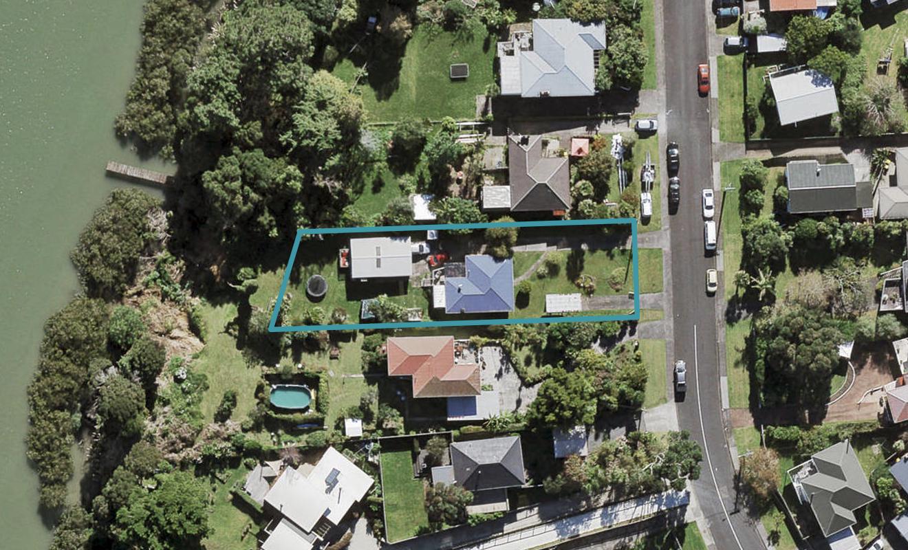 38 Abbotleigh Avenue, Te Atatu Peninsula, Auckland - Carousel 1