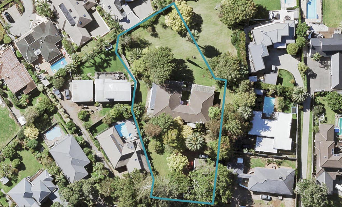 18 Cockle Bay Road, Cockle Bay, Auckland - Carousel 1