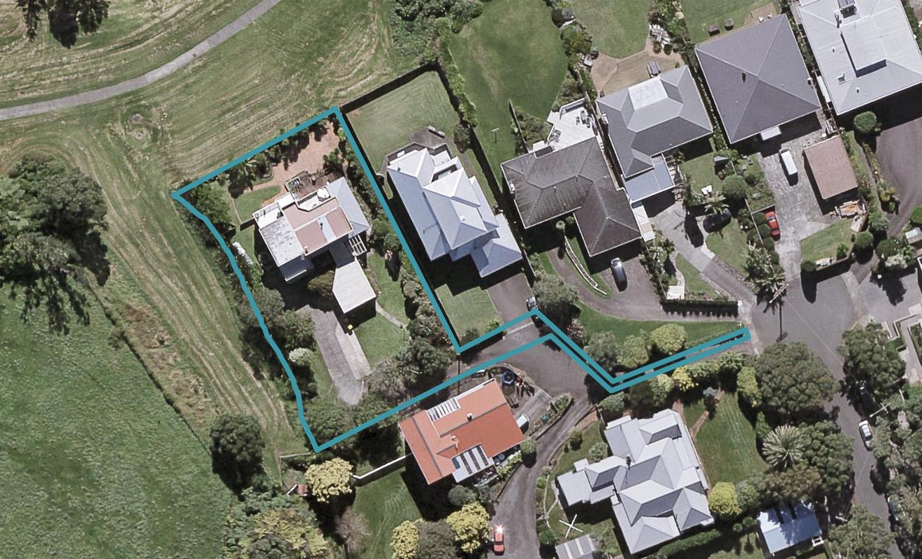 8B Ronald Street, Strandon, New Plymouth - Carousel 1
