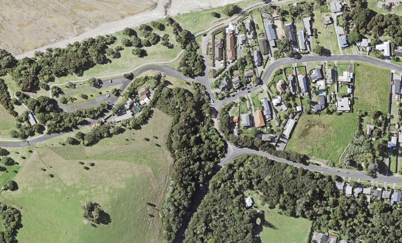 1/4 Omana Beach Road, Maraetai, Auckland - Carousel 1