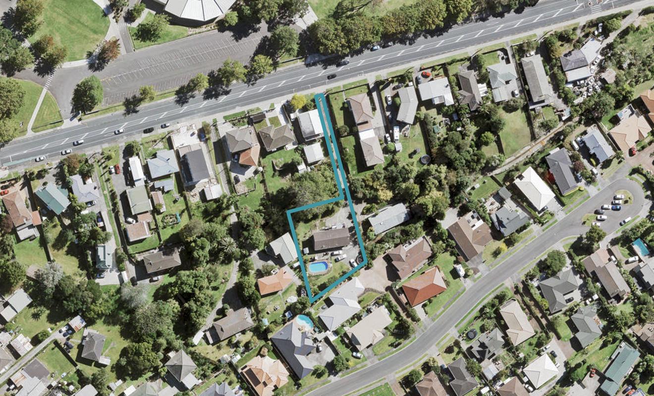 124 Godley Road, Green Bay, Auckland - Carousel 1