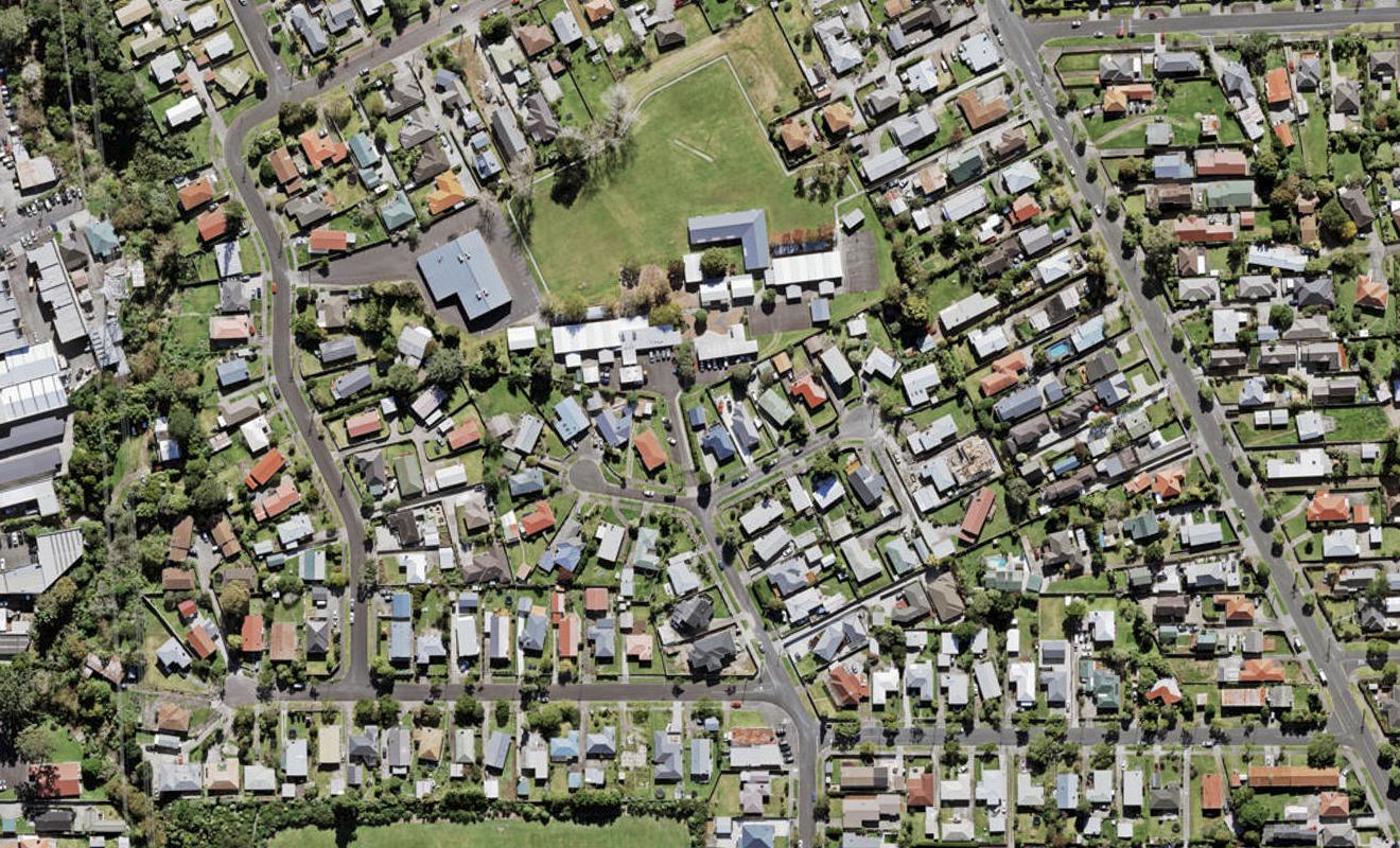 4/2 Chaucer Place, Blockhouse Bay, Auckland - Carousel 1