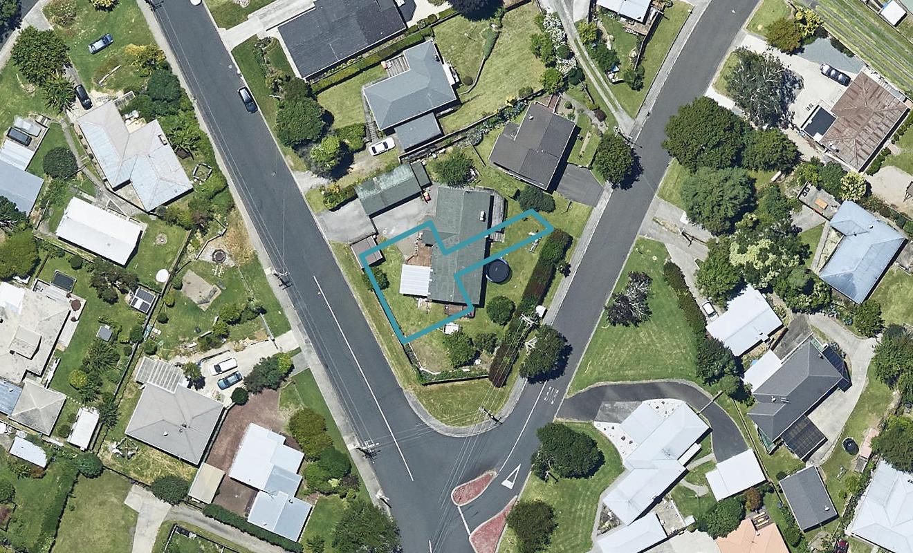 8 Robson Court, Gate Pa, Tauranga - Carousel 1