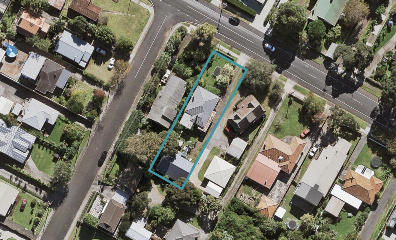 21 Boyd Avenue, Mangere Bridge, Auckland - Carousel 1
