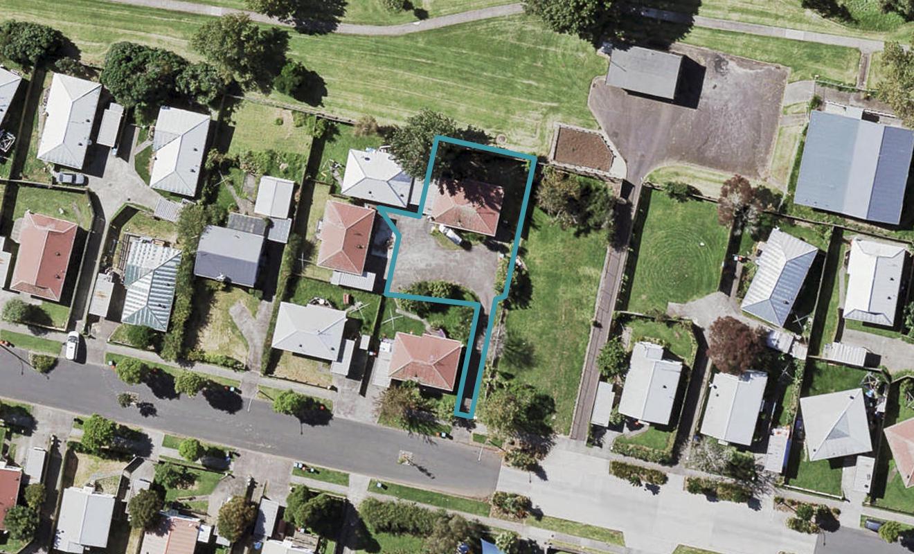 72D Maybury Street, Point England, Auckland - Carousel 1