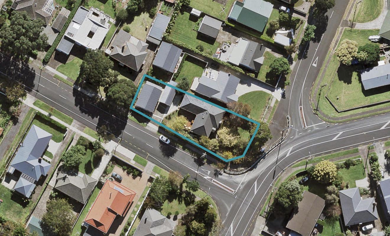 47 Shortt Avenue, Mangere Bridge, Auckland - Carousel 1
