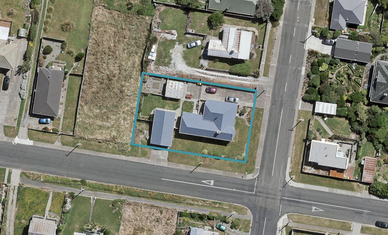 37 Boyne Street, Bluff - Carousel 1