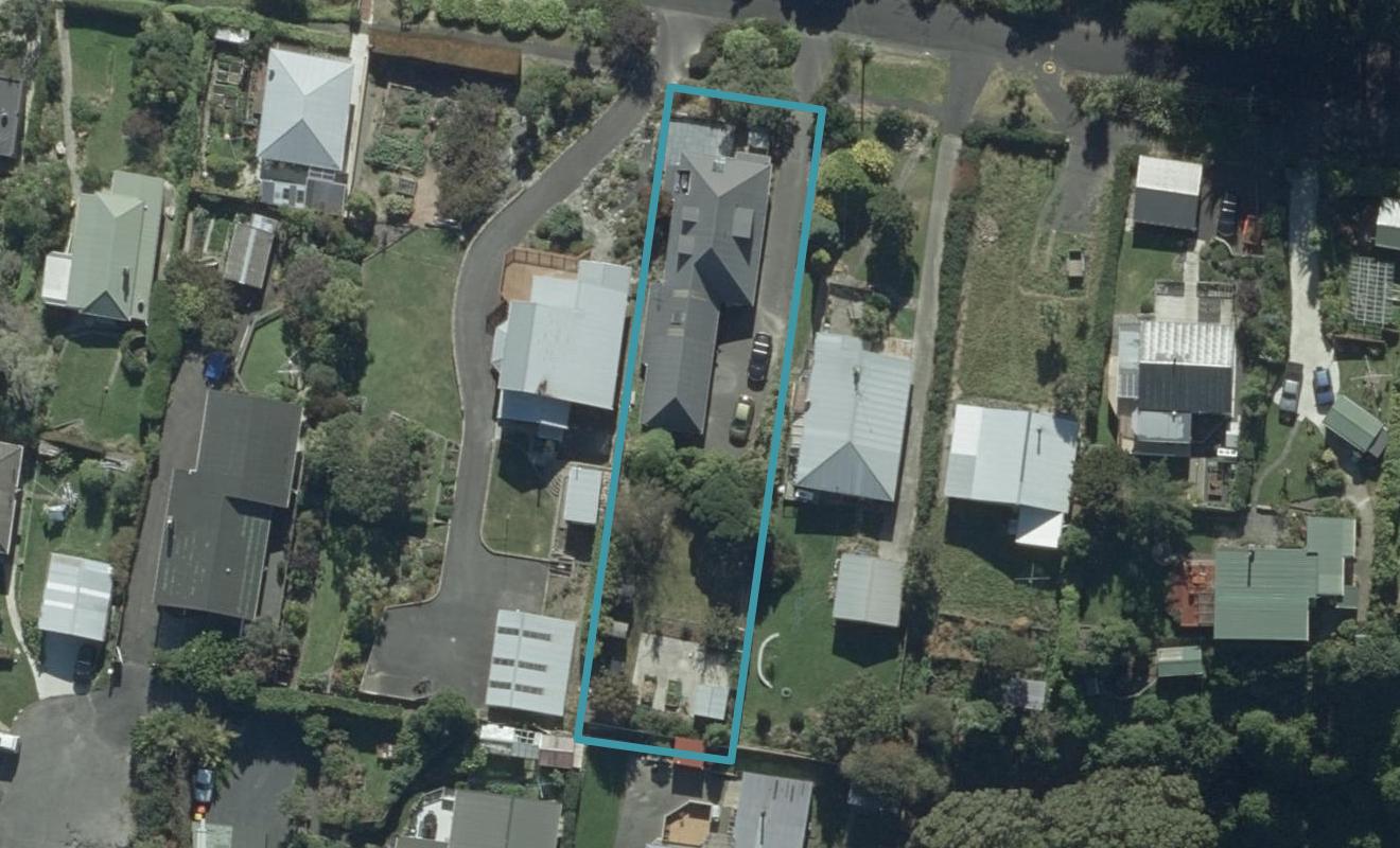 18 Porterfield Street, Macandrew Bay, Dunedin - Carousel 1