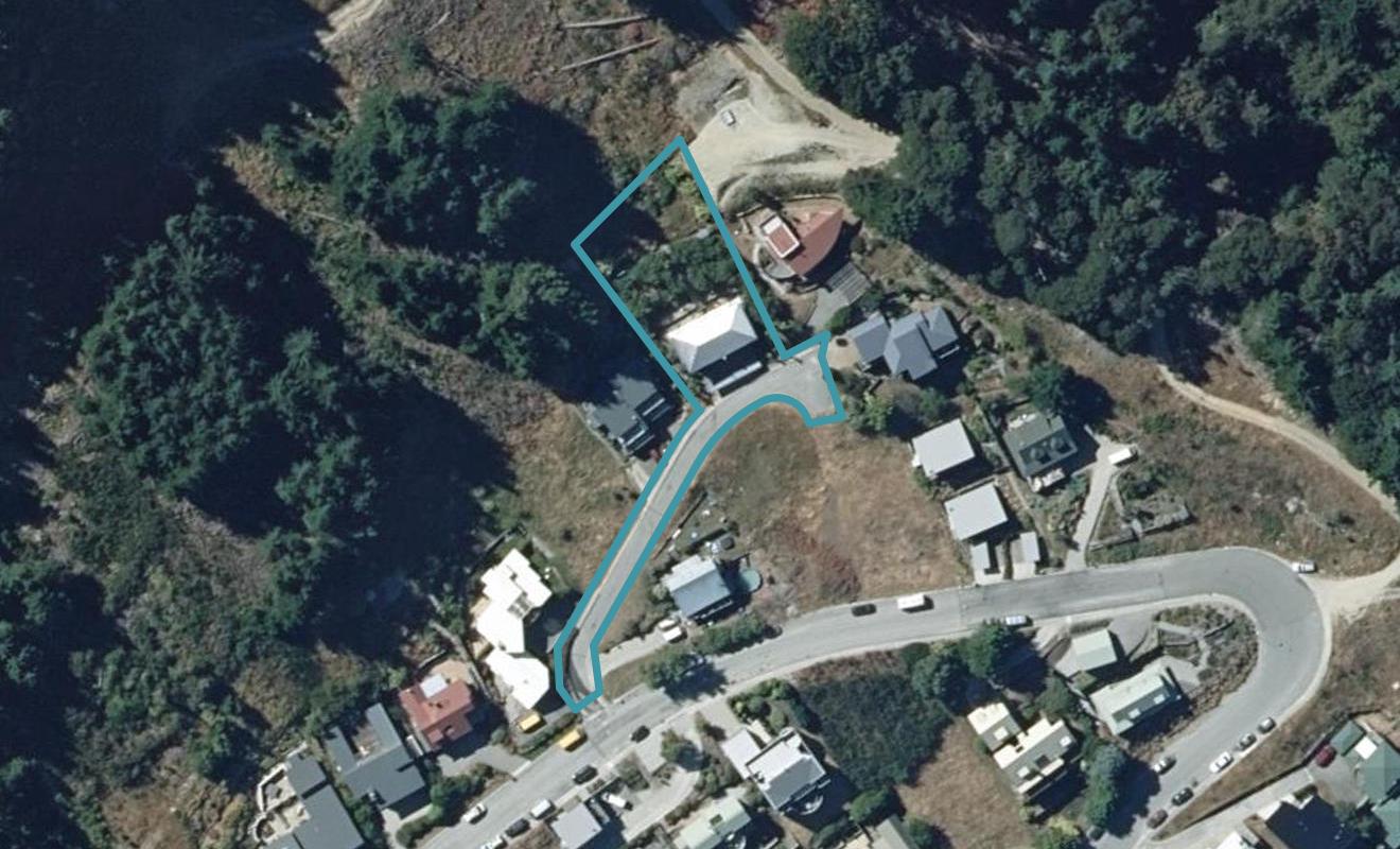 8 Scott Place, Fernhill, Queenstown - Carousel 1