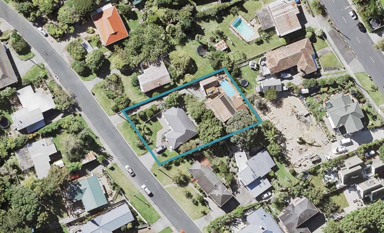 2/3 Seaton Road, Murrays Bay, Auckland - Carousel 1