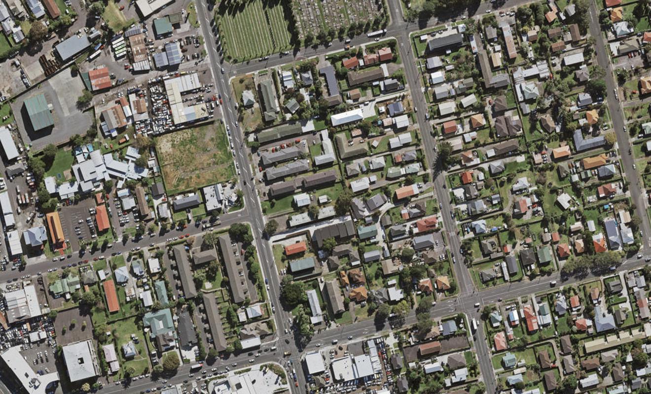 15 Arataki Lane, Otahuhu, Auckland - Carousel 1