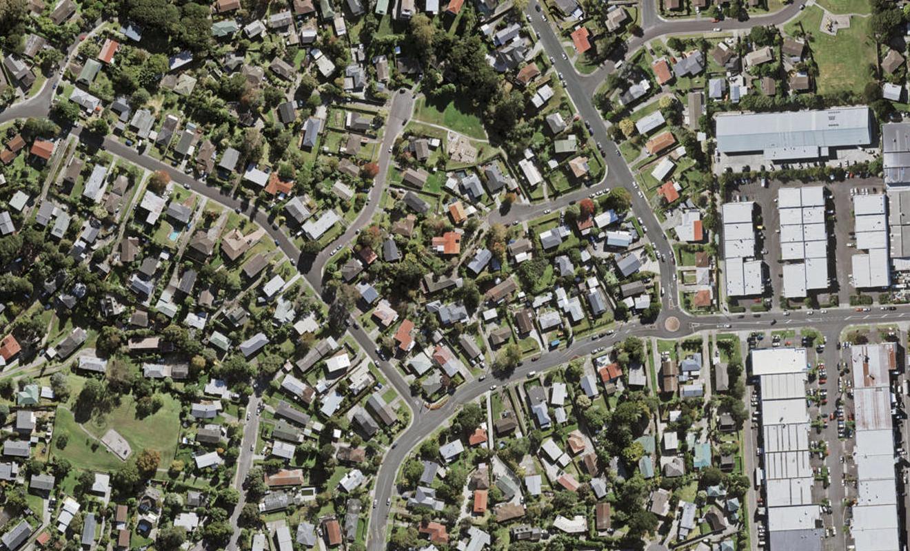 6D Julia Place, Totara Vale, Auckland - Carousel 1