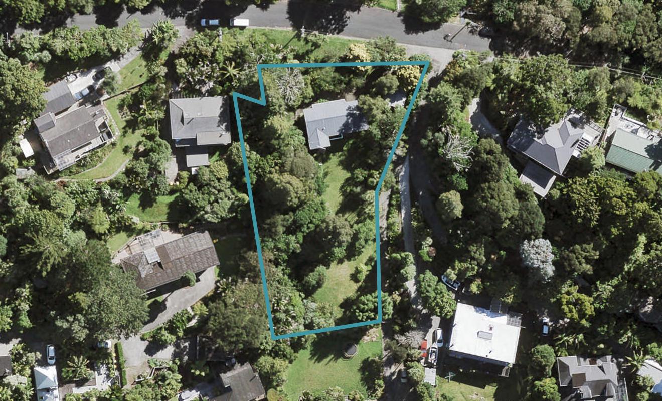 5 Tinopai Road, Titirangi, Auckland - Carousel 1