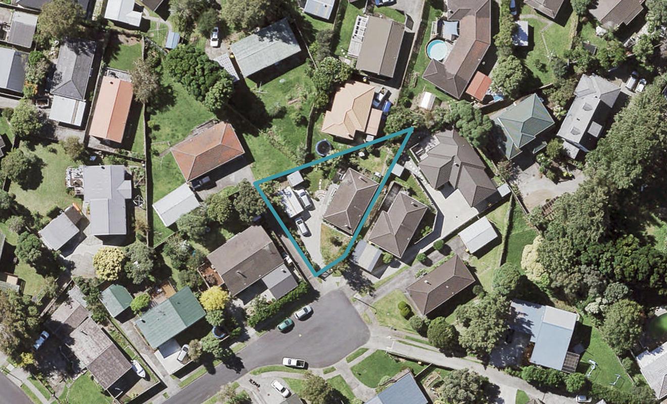 10 Pauline Place, Bucklands Beach, Auckland - Carousel 1