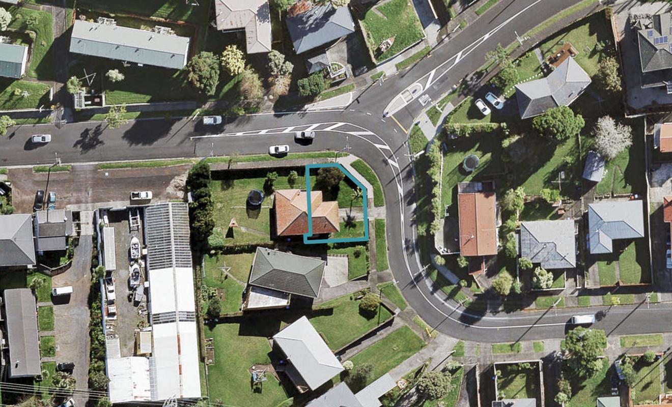 98 Mary Dreaver Street, New Windsor, Auckland - Carousel 1