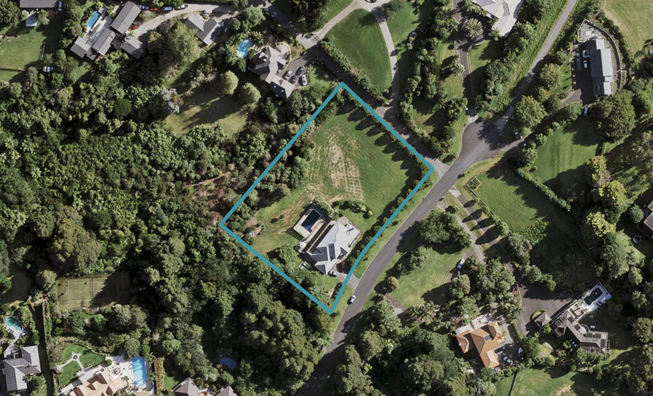 10 Tiffany Close, Totara Park, Auckland - Carousel 1