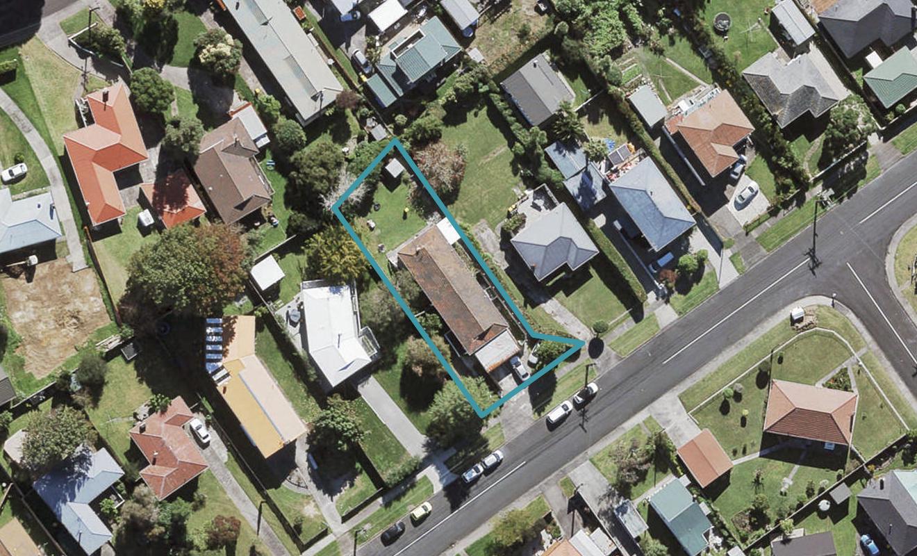 2/38 Roberts Road, Te Atatu South, Auckland - Carousel 1