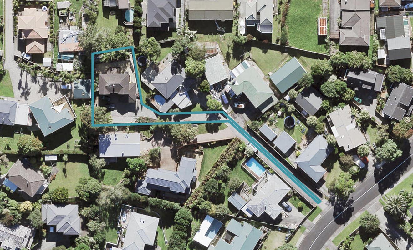 11A Lantana Road, Green Bay, Auckland - Carousel 1