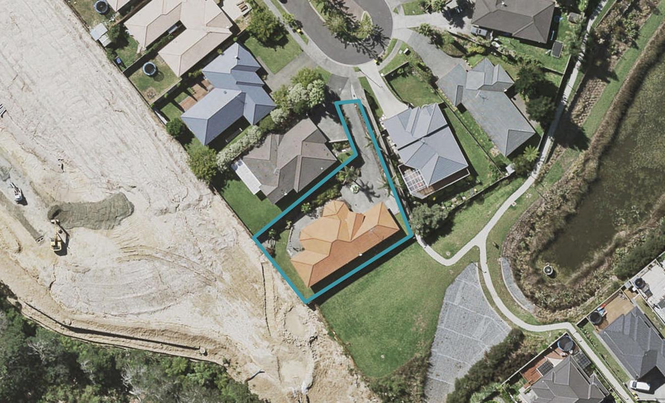 13 Buncrana Place, Pinehill, Auckland - Carousel 1