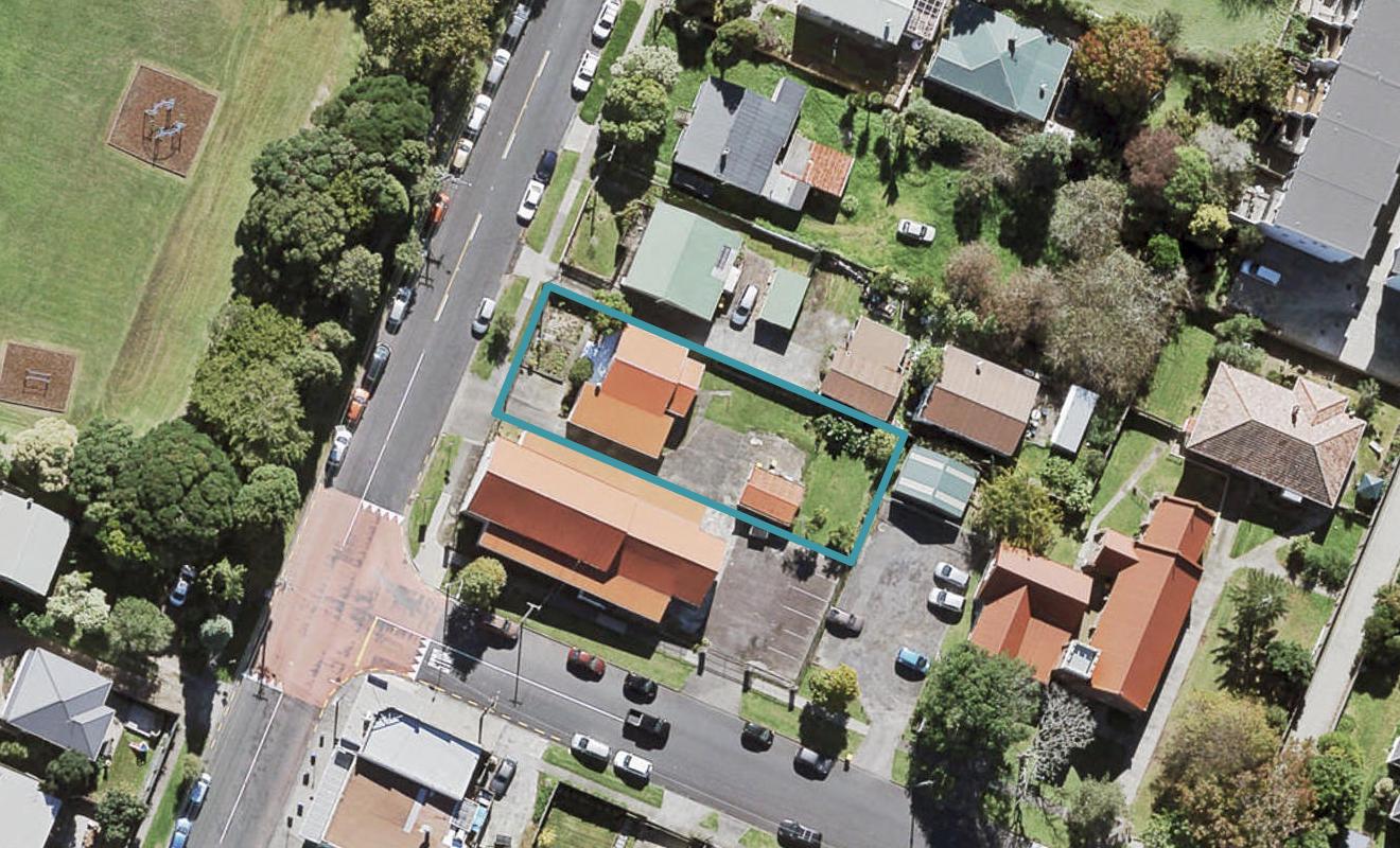 20 Hutchinson Avenue, New Lynn, Auckland - Carousel 1