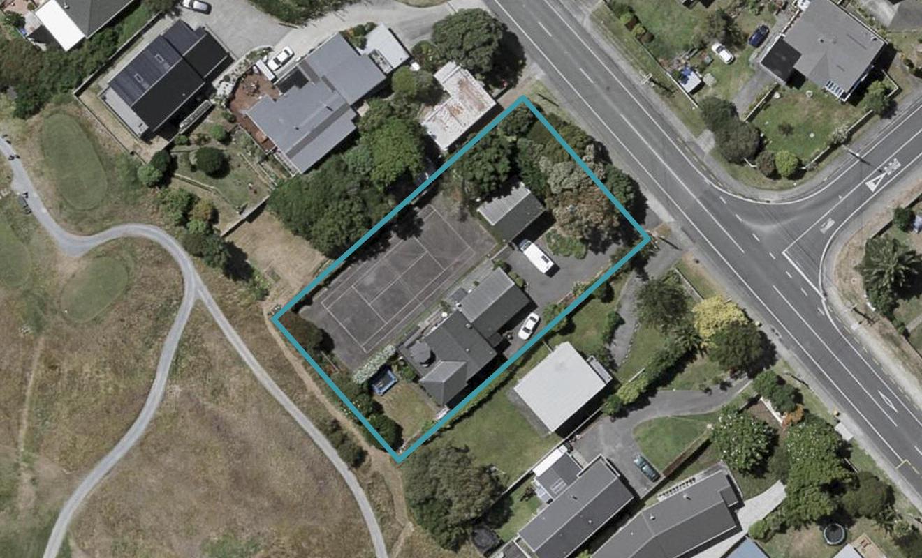 64 Martin Road, Paraparaumu Beach, Paraparaumu - Carousel 1