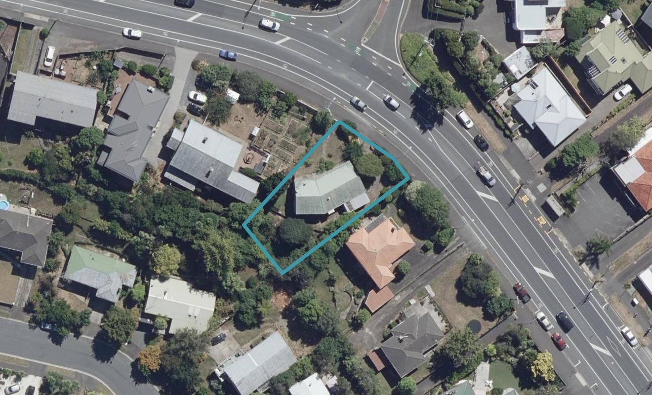 100 Cambridge Road, Hillcrest, Hamilton - Carousel 1