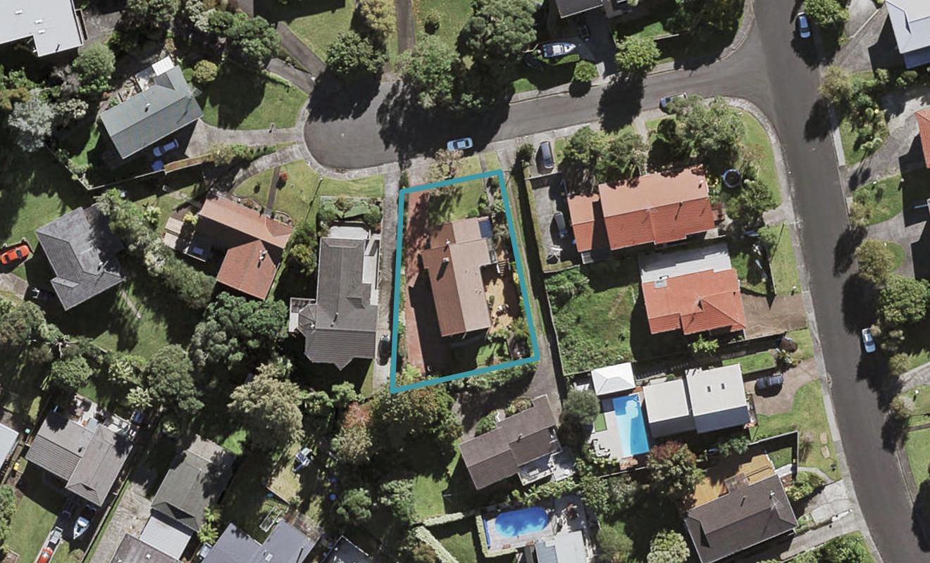 6 Busbridge Place, Hillcrest, Auckland - Carousel 1