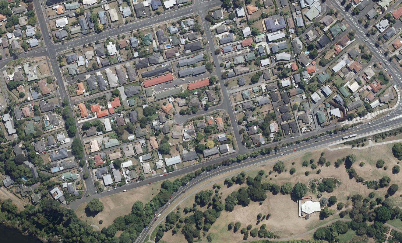2 Freyberg Street, Hamilton East, Hamilton - Carousel 1
