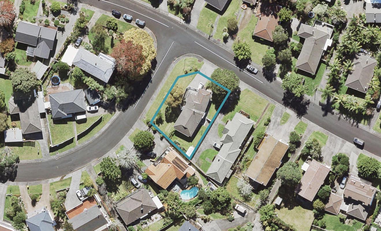 16 THE GROVE, Titirangi, Auckland - Carousel 1