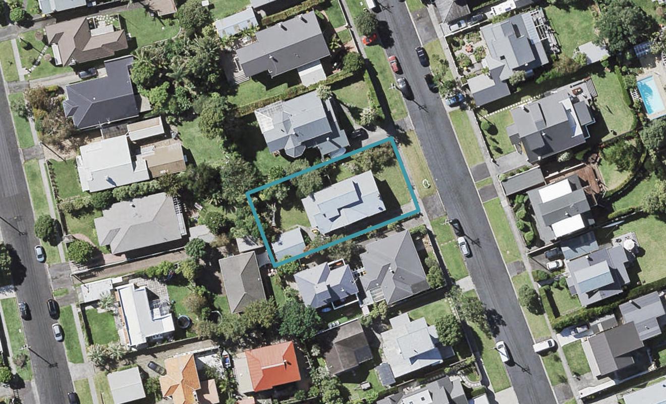 17 Hemi Street, Narrow Neck, Auckland - Carousel 1