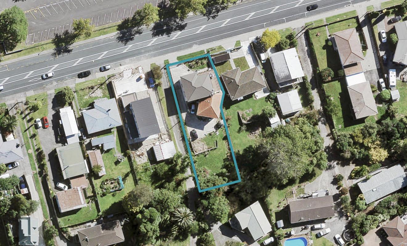 132 Godley Road, Green Bay, Auckland - Carousel 1