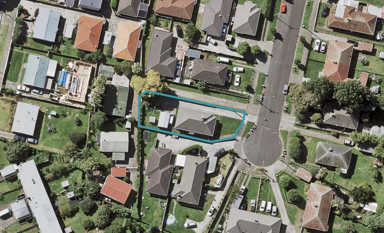 39 Ropata Avenue, Point England, Auckland - Carousel 1