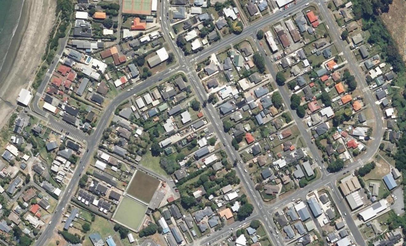 42 Main Road, Titahi Bay, Porirua - Carousel 1