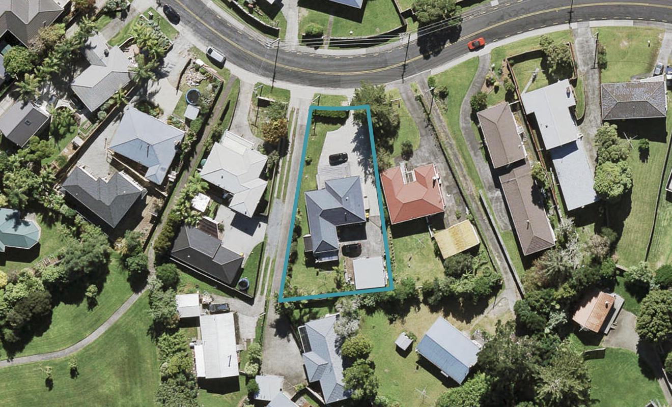 45 Royal View Road, Te Atatu South, Auckland - Carousel 1